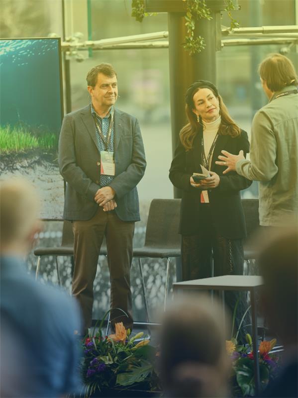 Avalon_Case_Canon_world unseen 1